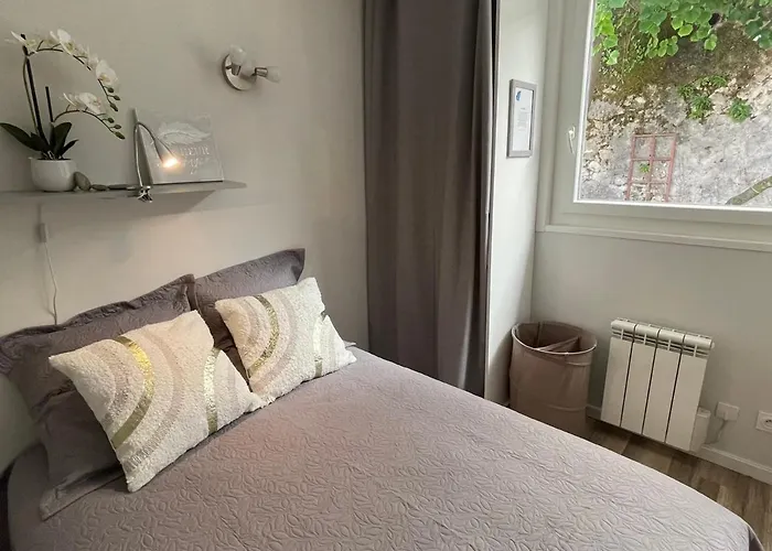 Maisonnette Cosy A Avec Terrasse Et Jardin - Fr-1-555-95