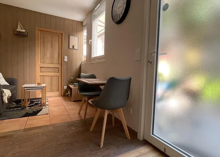 Maisonnette Cosy A Avec Terrasse Et Jardin - Fr-1-555-95 艾克斯莱班